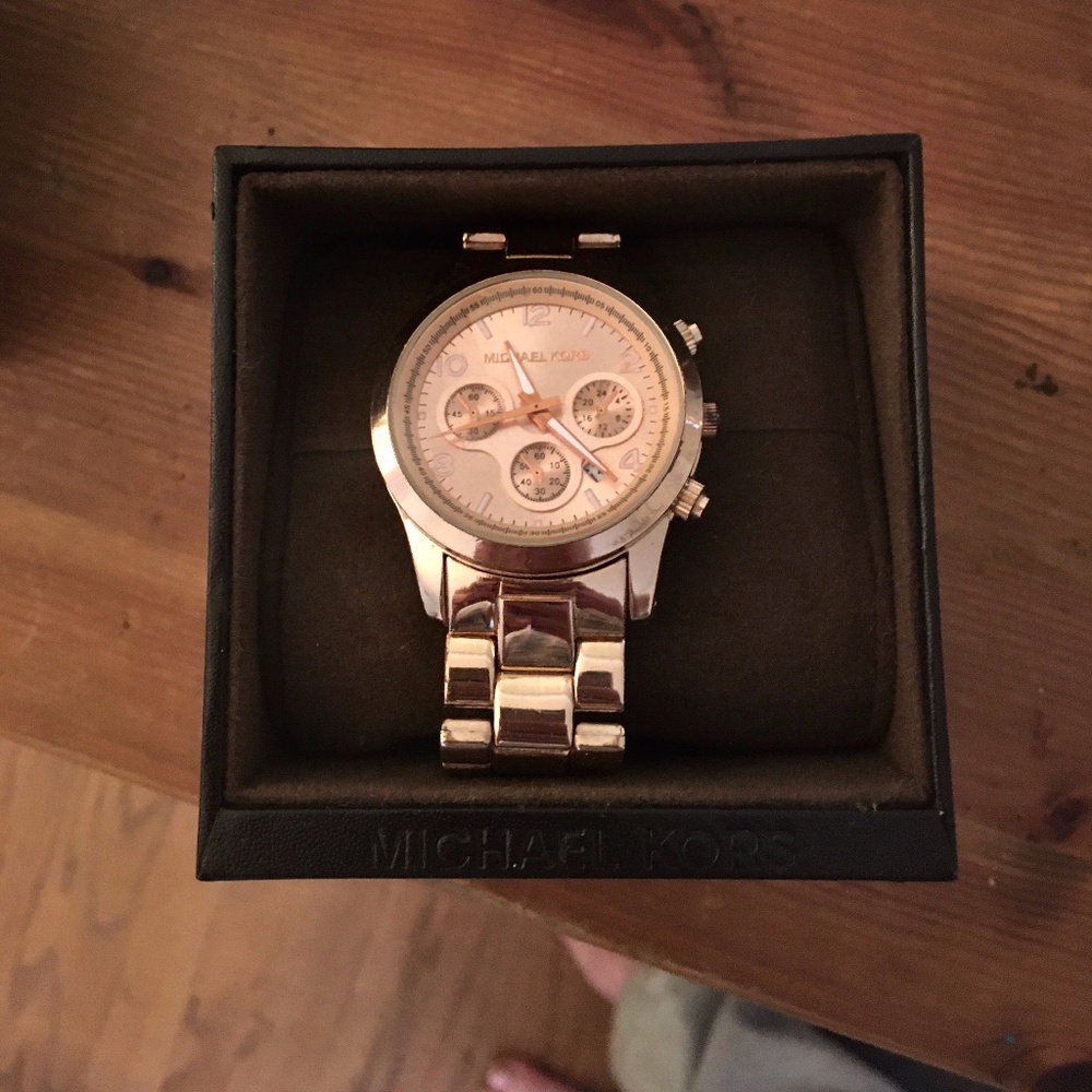 Micheal kors rose gold watch